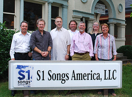 (L-R): Jody Williams, BMI; Brett Beavers; Don Rollins; Chip Petree, Attorney/Copyright Exchange; Pat Finch, Sr. VP/GM S1 Songs Nashville; Shaye Smith; Abbe Nameche, VP Creative, S1 Songs Nashville