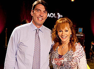 This week Reba taped her first-ever appearance on AOL Sessions in New York City. Reba is pictured above with AOL Chairman/CEO Tim Armstrong (himself a big country music fan) prior to the taping. Rebas appearance on AOL Sessions is set to premiere September 4th.