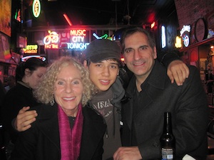 Pictured (L-R) Nancy Peacock, Shelton and Shelton's manager David Polemeni.