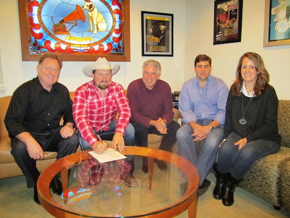 Pictured (L-R): Sony Music Nashville Chairman & CEO Gary Overton, Stevens, Ken Levitan (Vector Management), Sony Music Nashville VP A&R Jim Catino, Michelle Owens (Vector Management). 