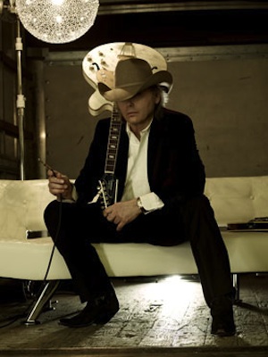 DwightYoakam_Lg1