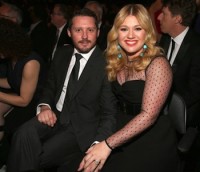 Kelly Clarkson and manager fiance Brandon Blackstock.