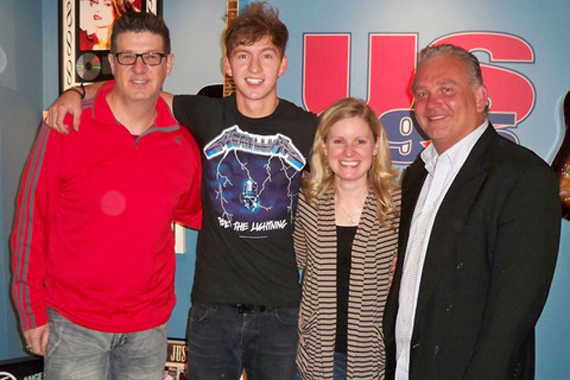 Streamsound Records Dakota Bradley made a recent visit to WUSN/Chicago in support of his current single, "Somethin' Like Somethin, available May 14th. Pictured (L-R): Jeff Kapugi (WUSN/Chicago, PD), Dakota Bradley, Marci Braun (WUSN/Chicago, MD) and Mike Culotta (Streamsound).