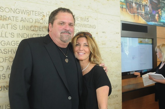 NaSHOF inductee Bob DiPiero and wife Leslie.