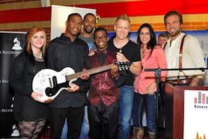 Pictured (L to R): Pearl Cohn students Deanna Kee, Vincent Zirker and Vincent Pitts join artists Damien Horne, Nick Hoffman, Krista Marie,  and Tom Gossin