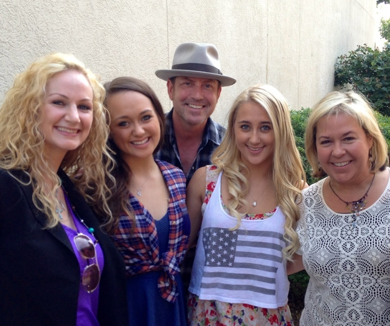 (L-R) Beth Brightwell, The Lockets, Mike McIntyre and Diane Richey