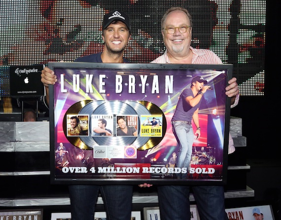 Pictured (L-R): Luke Bryan and Universal Music Nashville's Mike Dungan. Photo: Alan Poizner