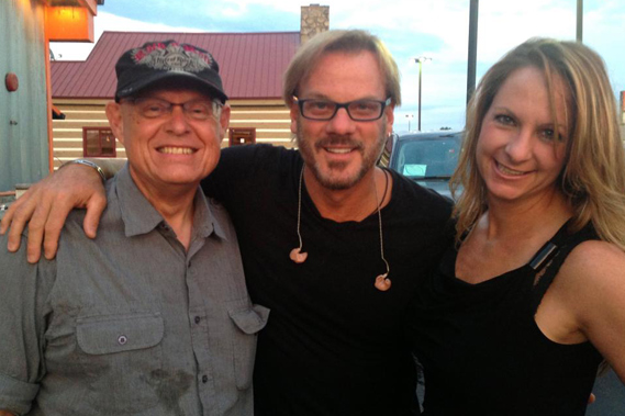 Rodeowave Entertainment artist Phil Vassar visited with Knoxvilles WCYQ/Q93 Program Director Mike Hammond about his latest single "Love Is Alive." Pictured (L-R): Mike Hammond (WCYQ); Vassar; and Jennifer Shaffer (Rodeowave Entertainment)