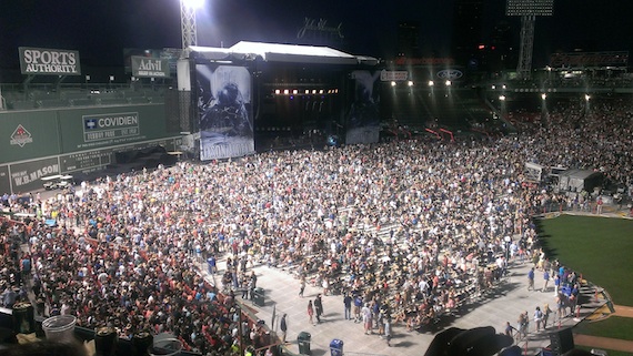 Jason Aldean comes to Boston's Fenway Park