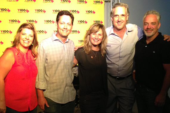 Solo act, Jennifer Nettles, recently visited with KCYY at the stations Listening Lounge in promotion of her single That Girl, which lands On Deck this week at No. 84. Pictured (L-R): Jill Brunett (Mercury), Jeff Miles (KCYY), Jennifer Nettles, Jeff Garrison (PD, KCYY), Damon Moberly (Mercury).