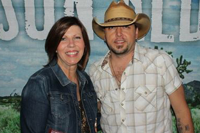 WFMS Tammy Lively (L) recently welcomed Jason Aldean to Indianapolis where he wrapped a concert season at Klipsch