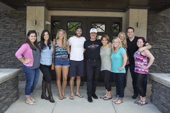 Pictured (L-R): G Major Managements Samantha Thornton, Virginia Davis,Thomas Rhetts wife Lauren Akins, Thomas Rhett, BMLG President/CEO Scott Borchetta, BMLGs Kelly Rich,Nikki Burns, Allison Jones, Jake Basden and G Major Managements Whitney Cheshier.(Courtesy of The Valory Music Co.)