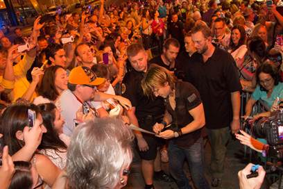 Keith Urban makes his way to a trio of club shows amid a crowd of supporters in downtown Nashville. Photo: Chris Hollo