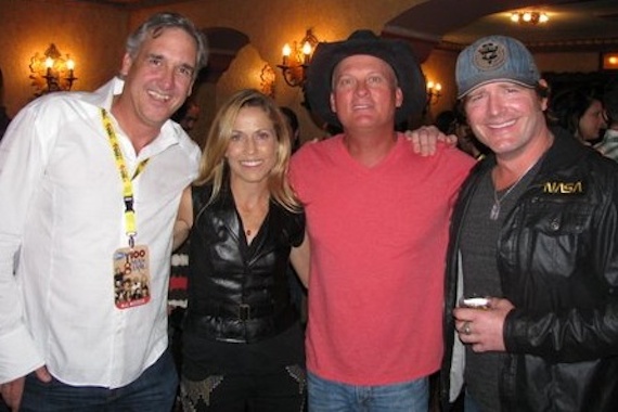 Warner Bros./WMN recording artist Sheryl Crow recently shared the stage with Kevin Fowler and Jerrod Niemann, whose Arista Nashville single Drink To That All Night lands at No. 42, for a recent performance for KCYYs Guitar Pull. Pictured (L-R): KCYY  PD Jeff Garrison, Sheryl Crow, Kevin Fowler and Jerrod Niemann