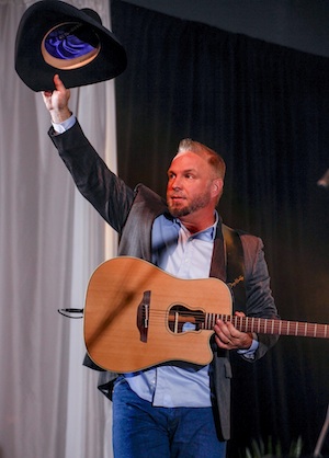 Garth Brooks honors George Strait at the ASCAP Country Awards in Nashville.