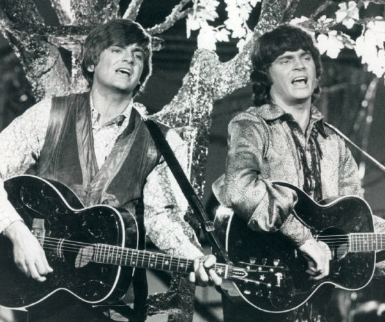 The Everly Brothers performing on the 1970 Johnny Cash summer replacement show.