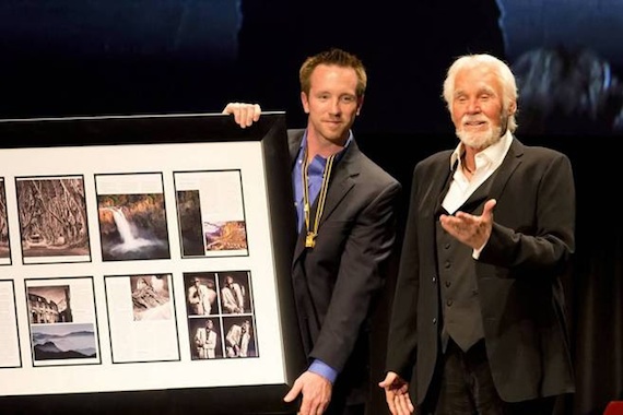 Kenny Rogers received an honorary master of photography degree from PPA at Imaging USAon Tuesday, Jan. 14 at the Phoenix Convention Center. Photo by Jose Yau.