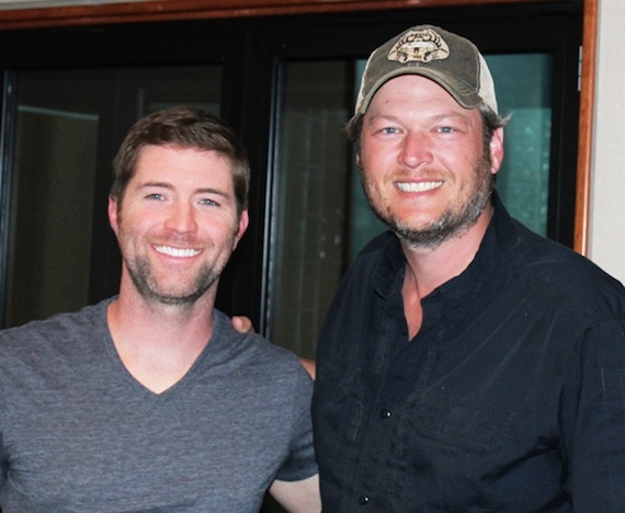 Pictured (L-R): Josh Turner, Blake Shelton.