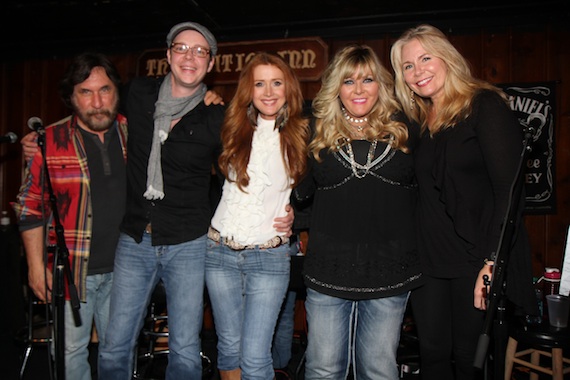 Stephanie Bentley, Josh Leo, Jamie O'Neal, O'Shea (Jay O'Shea, Mark O'Shea) at Station Inn.