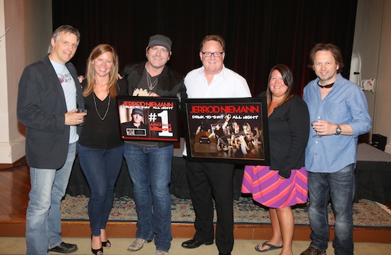 Pictured (L-R): Fitzgerald Hartleys Steve Emley; Arista Nashville VP Promotion Lesly Tyson; Jerrod Niemann; Sony Music Nashville Chairman & CEO Gary Overton; Sony Music Nashville Director, Digital Sales, Alaina Vehec; and Niemanns High Noon album co-producer Jimmie Lee Sloas.