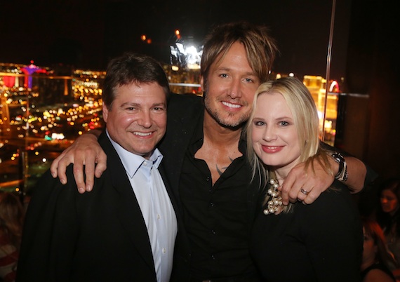 Pictured (L-R): UMG Nashville SVP/COO Tom Becci; Keith Urban and UMG Nashville Sr. VP, Marketing Cindy Mabe