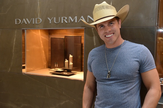 Dustin Lynch co-hosts David Yurman preview