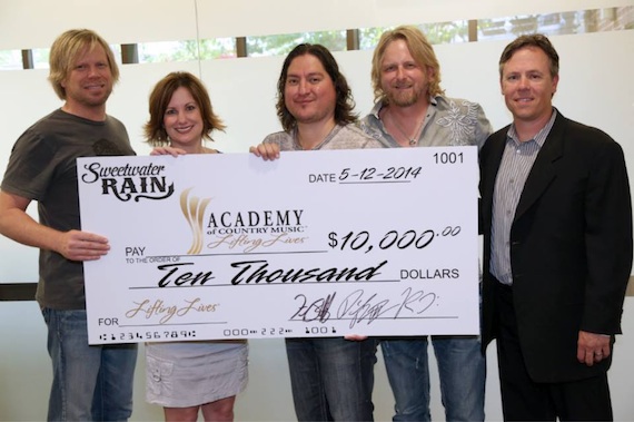 Pictured (L-R): Fred Stallcup, ACM Lifting Lives President Lori Badgett, Danny Rivera, Thomas Hewlett, Curb Records VP of Marketing, Jeff Tuerff. Photo: Randi Radcliff/Courtesy of ACM Lifting Lives