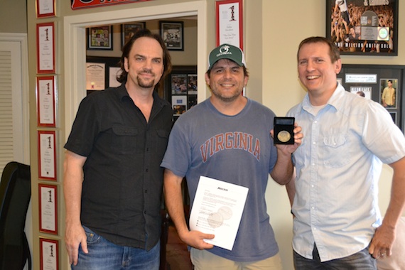 Pictured (L-R): MusicRow Owner/Publisher Sherod Robertson, songwriter Rhett Akins, and MusicRow Chart Director Troy Stephenson