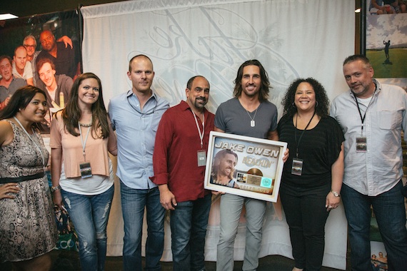 Pictured (L-R): Sony Music Nashvilles Marketing Coordinator Lyssa Wheaton and Director of Publicity Jennifer Vessio, Manager Brandon Gill, Sony Music Nashvilles Senior VP Marketing Paul Barnabee, Jake Owen, Sony Music Nashvilles Director of Marketing Rachel Fontenot and SVP, RCA Promotion Keith Gale