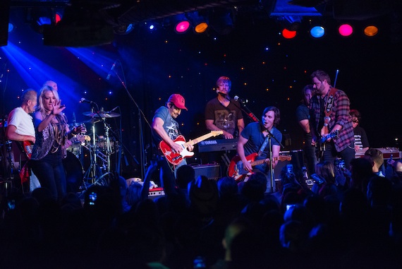 Pictured (L-R): Leah Turner, Brad Paisley, Charlie Worsham, Randy Houser. Photo By: Ben Enos