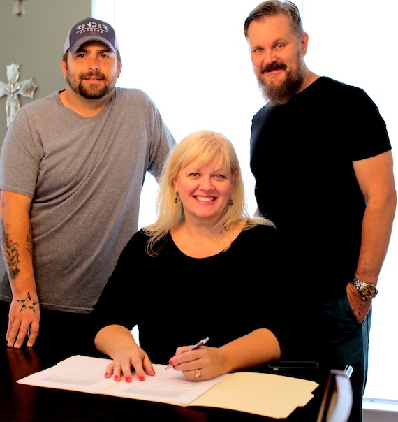 Pictured (back, L-R): Steve Freeman and Tommy Harden. (Front): Lor