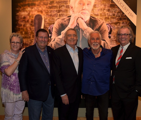 Pictured (L-R): The Country Music Hall of Fame and Museums VP of Museum Services Carolyn Tate, Museum Board Chairman Steve Turner, Dan Rather, Kenny Rogers, and Museum Executive Director Kyle Young. Photo: Rick Diamond  