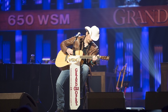 Brad Paisley. Photo: Chris Hollo