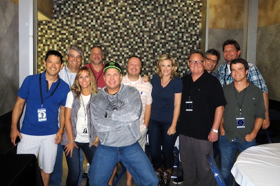 Pictured (L-R):  The RCA Nashville promo teams Larry Santiago, David Berry, Elizabeth Sledge, and Keith Gale; Brooks; RCAs Josh Easler; Yearwood; Overton; and RCAs Dan Nelson, Matt Galvin, and Parker Fowler. Photo courtesy of RCA Nashville.