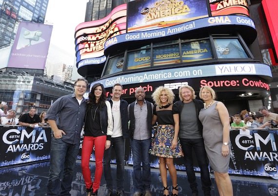 (l-r) Robert Deaton, Executive Producer, "The 48th Annual CMA Awards"; Karen Fairchild and Jimi Westbrook of Little Big Town; Darius Rucker; Kimberly Schlapman and Phillip Sweet of Little Big Town; Sarah Trahern, CMA Chief Executive Officer. Photo: Heidi Gutman / ABC