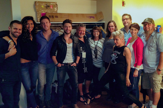 Chris Lane celebrates debut Ryman Auditorium performance backstage with his management team. Pictured (L-R): Back Row: Big Loud Mountain's Seth England, Akii Lanier, Big Loud Mountains Brandon Matthews, Chris Lane, Big Loud Mountain's Craig Wiseman, KK Wiseman, Big Loud Mountains Christina Sharpe and Big Loud Mountain's Joey Moim; Front Row  Denise Roxen, Big Loud Shirts Amy Allmand and Big Loud Mountains Bart Allmand