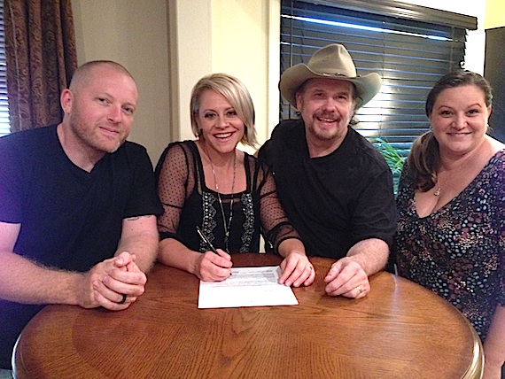 Pictured l to r: Flying Islands Louis Newman, Gwen Sebastian, Artist Events Gary Kirves and Flying Islands Nancy Eckert  