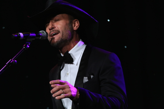 Performance by Tim McGraw. Photo: Bev Moser