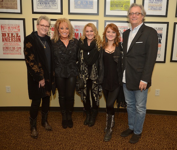 Pictured (L-R): The Country Music Hall of Fame and Museums Carolyn Tate, Tanya Tucker, daughters Presley Tucker and Layla Laseter, and the Country Music Hall of Fame and Museums Kyle Young.  