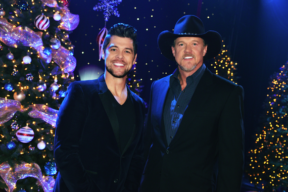 Pictured (L-R): Jason Crabb and Trace Adkins.