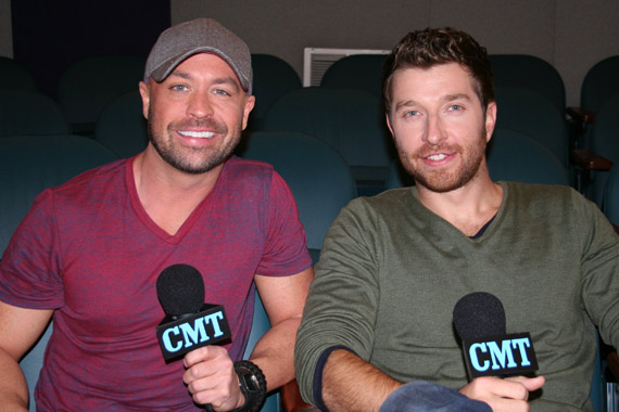 Cody Alan (L), Brett Eldredge (R).