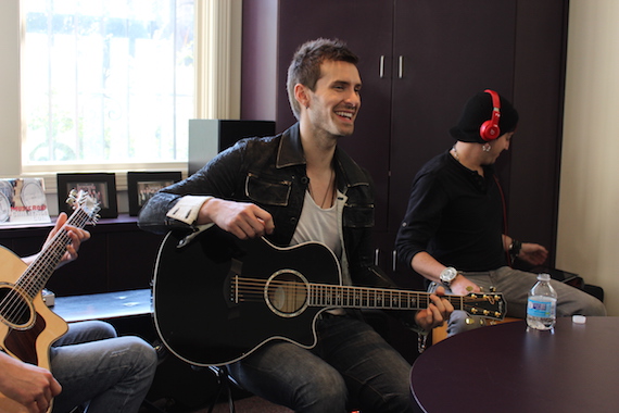 David Fanning performs for MusicRow staff.