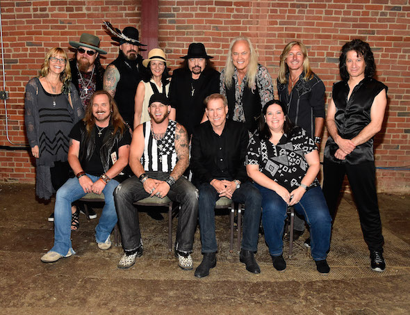 Lynyrd Skynyrd And Brantley Gilbert "CMT Crossroads"