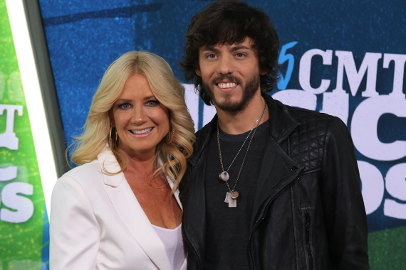 Pictured (L-R) Kelly Lynn Janson, Chris Janson. Photo: Bev Moser.