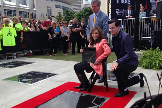 Loretta Lynn and Jack White with Nashville Mayor Karl Dean. Photo: Nashville Convention & Visitors Corp