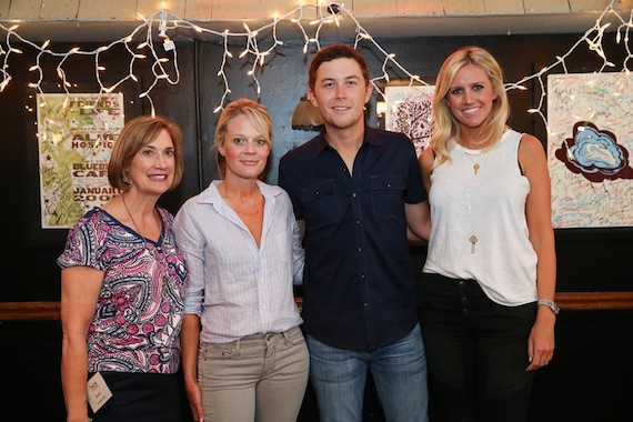 L-R: Beth Moore, Director of Community Development at Vanderbilt University; Tiffany Moon, ACM EVP/Managing Director; Scotty McCreery; Hannah Martin, ACM Lifting Lives Manager