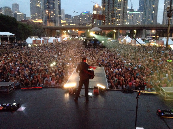 Chris Young headlines for a capacity crowd at Saturdays (July 11) Windy City Smokeout in Chicago. Photo: Brent Gibbs