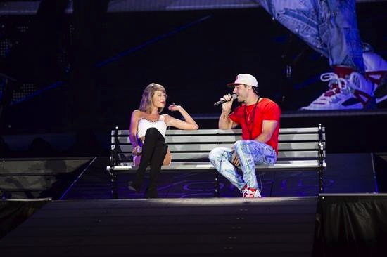 Sam Hunt surprised over 55,000 Taylor Swift concert-goers at last nights sold out Soldier Field in Chicago. Before joiningHunt on his Platinum-selling, No. 1 smash hit, Take Your Time. Photo: TAS Rights Management