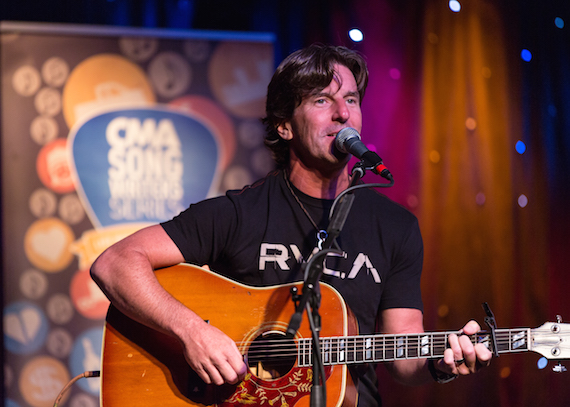 Brett James at the CMA Songwriters Series Thursday night at Joe's Bar in Chicago Photo Credit: Justin Harris / CMA