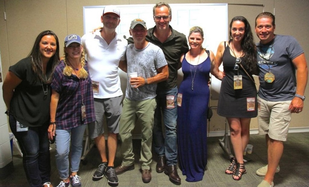 Pictured (L-R): Morris Higham Managements BasakKizilisik and Buffy Cooper; iHeartMedias newly named leader of its iHeartCountry team, Rod Phillips; Chesney; Tom Poleman, President of Natl Programming Platforms, iHeartMedia; Toms wife; and iHearts VP Artist Relations Marissa Morris and Hot AC Brand Mgr/Natl Programming Platforms/PD of New Yorks 103.5 KTU Rob Miller. 